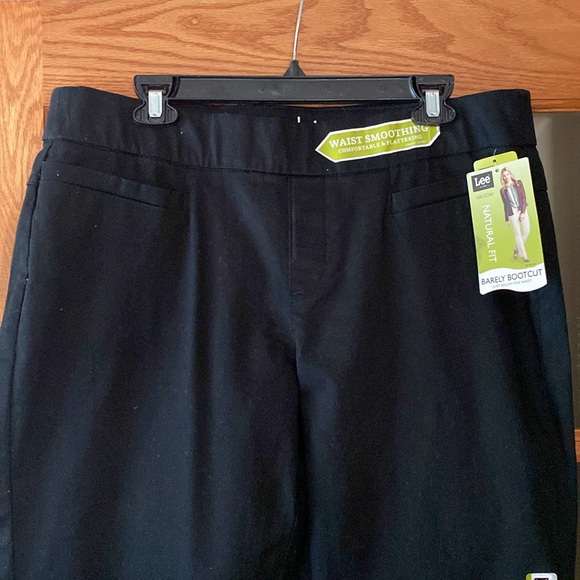 Lee Jeans Women’s Size 16 Medium Black Barely Boot Cut Jeans - Picture 5 of 9